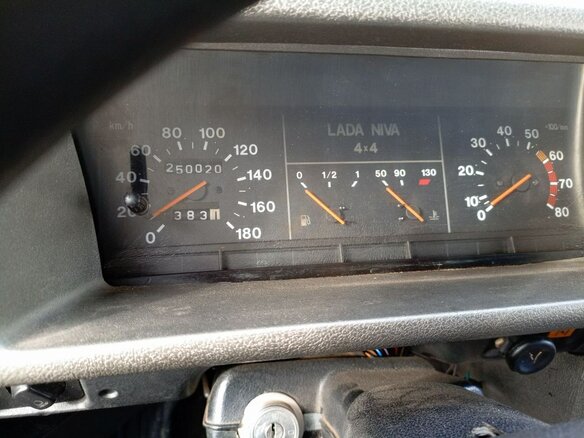 2002 Lada (ВАЗ) 2131 (4x4) 213105 I, серебристый, 280000 рублей - вид 4