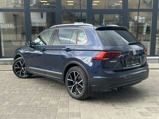 2017 Volkswagen Tiguan II, синий, 1690000 рублей, вид 4