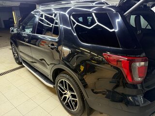 2017 Ford Explorer V Рестайлинг, чёрный, 2638000 рублей, вид 4