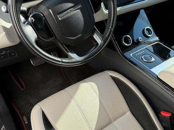 2017 Land Rover Range Rover Velar I, красный, 4900000 рублей - вид 5