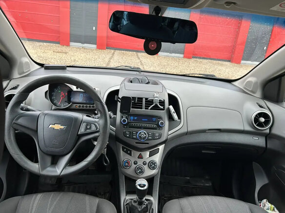 2014 Chevrolet Aveo II, чёрный, 650000 рублей - вид 8