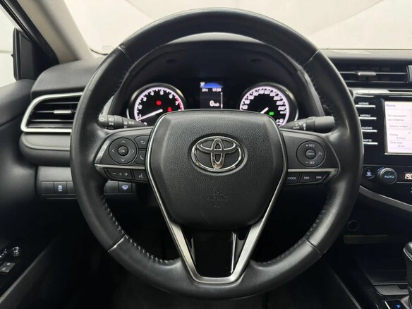 2020 Toyota Camry VIII (XV70), белый, 2495000 рублей - вид 13
