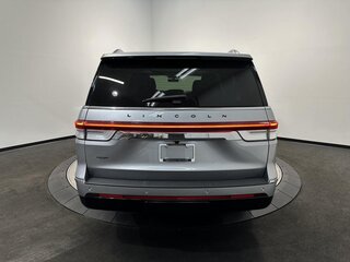 2022 Lincoln Navigator IV, серебристый, 15534808 рублей, вид 5