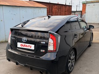 2013 Toyota Prius III Рестайлинг (XW30), чёрный, 1300000 рублей, вид 4