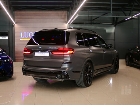 2024 BMW X7 M60i I (G07) Рестайлинг, серый, 14988000 рублей, вид 4