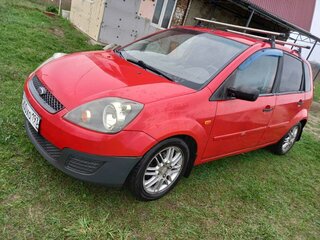 2007 Ford Fiesta Mk5, красный, 359000 рублей, вид 1