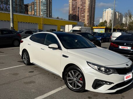 2018 Kia Optima IV Рестайлинг, белый, 2000000 рублей, вид 3