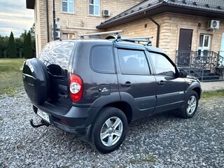 2010 Chevrolet Niva I Рестайлинг, коричневый, 575000 рублей, вид 3
