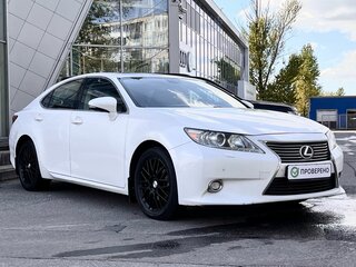 2014 Lexus ES 250 VI, белый, 1780000 рублей, вид 3
