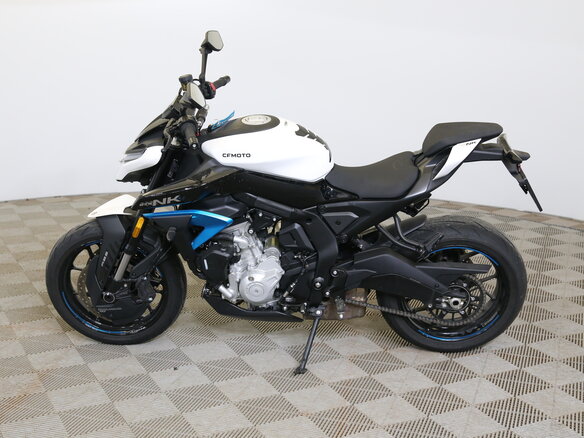 2026 CFMoto 675NK, белый - вид 7