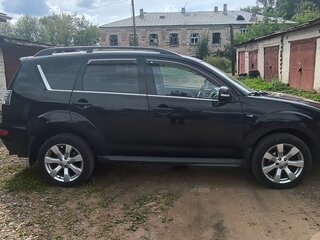 2011 Mitsubishi Outlander II Рестайлинг, чёрный, 1620000 рублей, вид 3