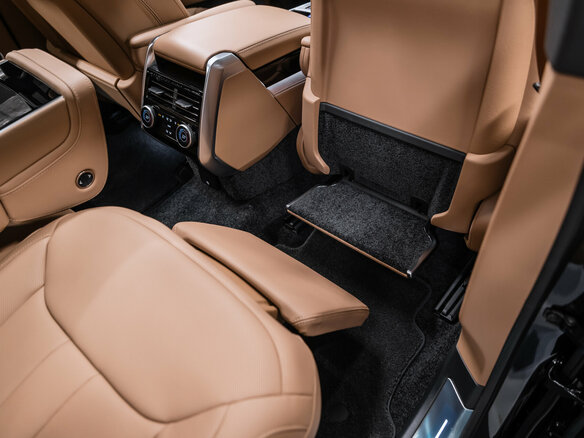 2026 Land Rover Range Rover P400 MHEV V, чёрный - вид 18