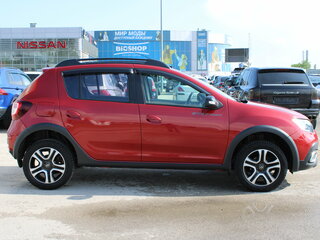 2021 Renault Sandero Stepway II Рестайлинг, красный, 1499000 рублей, вид 4