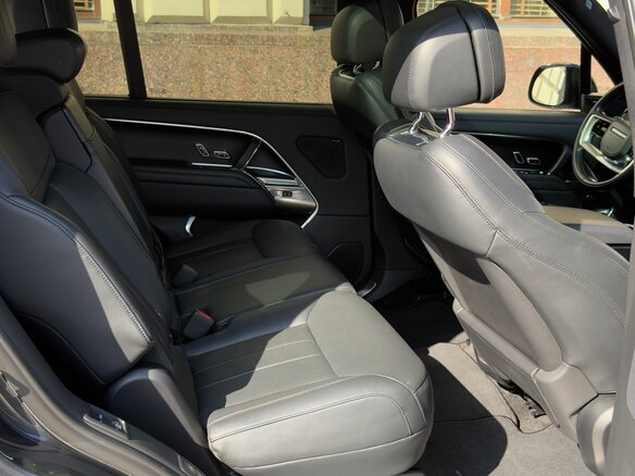 2022 Land Rover Range Rover P400 MHEV Long V, серый, 14700000 рублей - вид 14