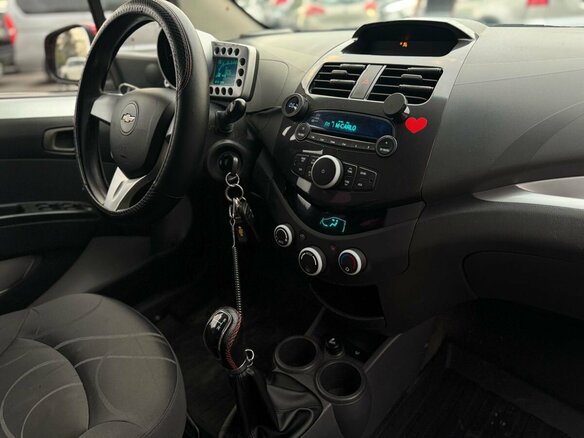 2011 Chevrolet Spark III, красный, 460000 рублей - вид 21
