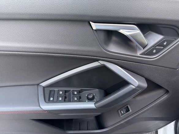 2021 Audi Q3 35 TFSI II (F3), белый, 2310000 рублей - вид 12
