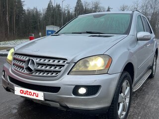 2005 Mercedes-Benz M-Класс 350 II (W164), серебристый, 650000 рублей, вид 2