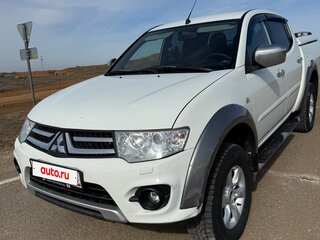 2014 Mitsubishi L200 IV Рестайлинг, белый, 1650000 рублей, вид 1