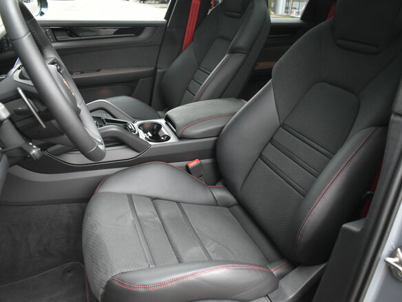 2025 Porsche Cayenne GTS III Рестайлинг, серый, 23999000 рублей - вид 13