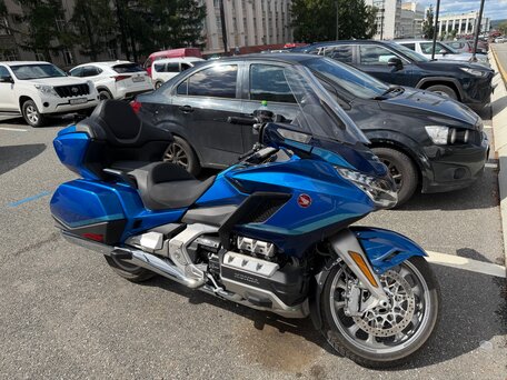 2021 Honda GL 1800 Gold Wing, синий, 2000000 рублей, вид 3