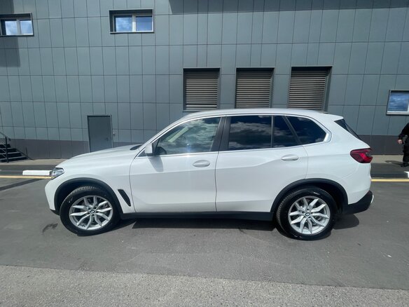 2019 BMW X5 40i IV (G05/G18), белый, 5300000 рублей - вид 7