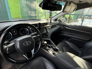 2020 Toyota Camry VIII (XV70), чёрный, 2750000 рублей, вид 5