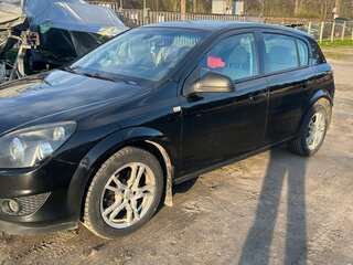 2011 Opel Astra H Рестайлинг, чёрный, 330000 рублей, вид 3