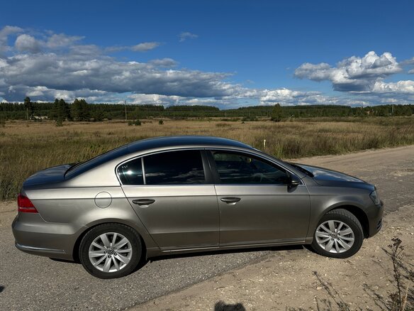 2013 Volkswagen Passat B7, бежевый, 915000 рублей - вид 5