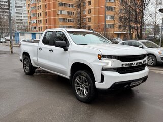 2019 Chevrolet Silverado Crew Cab IV (T1XX), белый, 4750000 рублей, вид 2