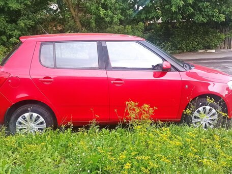 2009 Skoda Fabia II, красный, 400000 рублей, вид 3