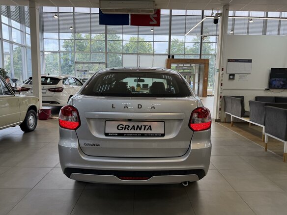 2026 Lada (ВАЗ) Granta I Рестайлинг, серебристый - вид 13