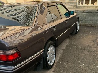 1994 Mercedes-Benz E-Класс 220 I (W124), фиолетовый, 2850000 рублей, вид 1