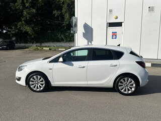 2014 Opel Astra J Рестайлинг, белый, 725000 рублей, вид 3