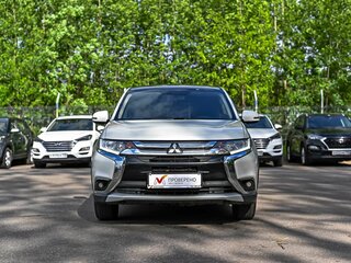 2018 Mitsubishi Outlander III Рестайлинг 2, белый, 1528000 рублей, вид 3