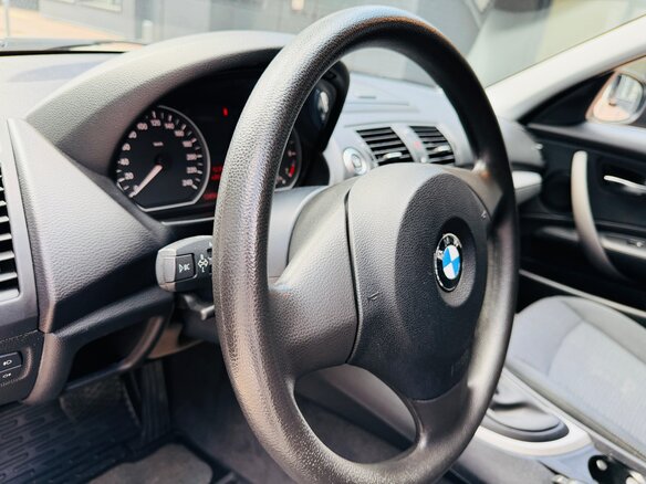 2011 BMW 1 серии 116i I (E81/E82/E87/E88) Рестайлинг, белый, 805000 рублей - вид 11