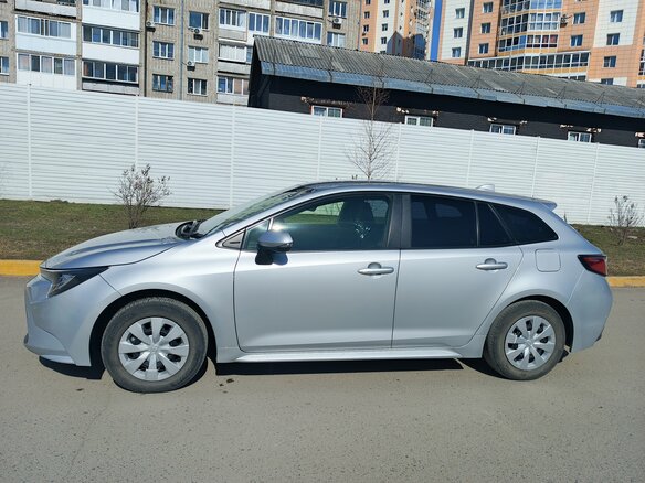 2020 Toyota Corolla XII (E210), серебристый, 1500000 рублей - вид 5