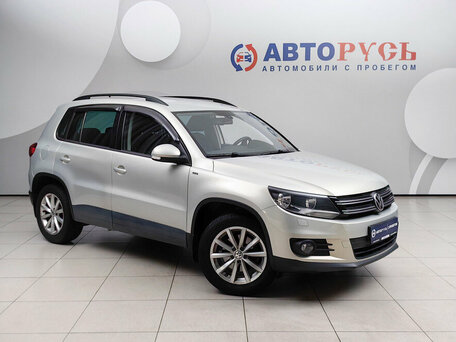 2015 Volkswagen Tiguan I Рестайлинг, серебристый, 1271000 рублей, вид 1