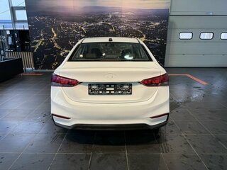 2018 Hyundai Solaris II, белый, 700000 рублей, вид 5