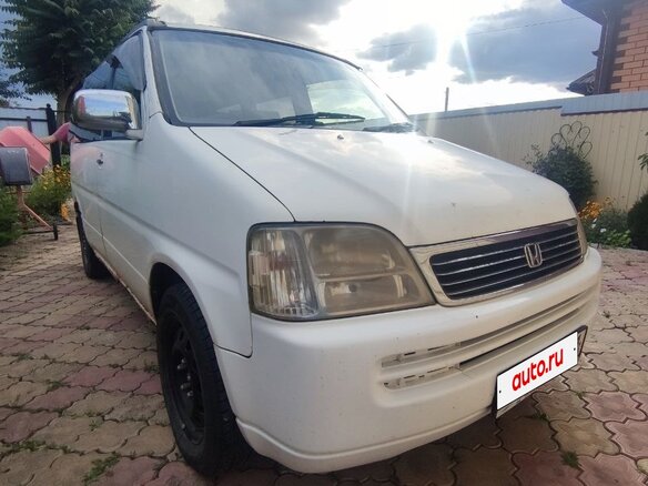2000 Honda Stepwgn I Рестайлинг, белый, 333000 рублей