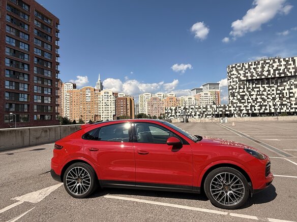 2021 Porsche Cayenne Coupé III, красный, 7987654 рублей - вид 2