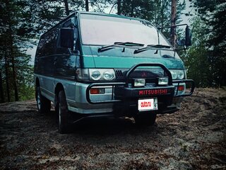 1995 Mitsubishi Delica III, зелёный, 850000 рублей, вид 3