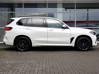 2021 BMW X5 M Competition III (F95), белый, 10500000 рублей, вид 5