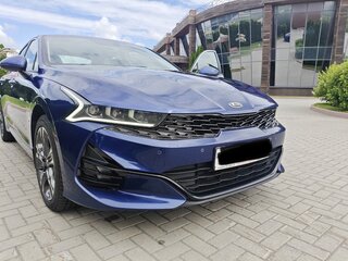 2020 Kia K5 III, синий, 2550000 рублей, вид 4