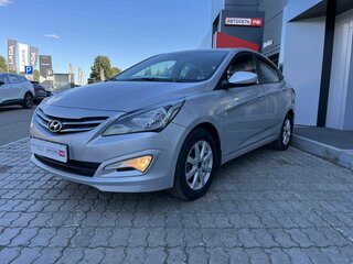 2016 Hyundai Solaris I Рестайлинг, серебристый, 730000 рублей, вид 3
