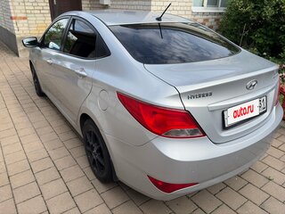 2015 Hyundai Solaris I Рестайлинг, серебристый, 1000000 рублей, вид 3