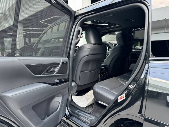 2025 Lexus LX 700h IV, чёрный, 19770000 рублей - вид 21