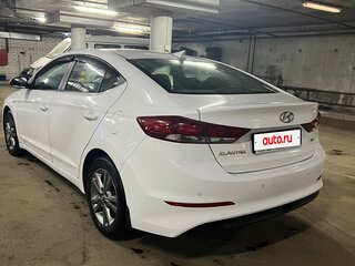 2017 Hyundai Elantra VI (AD), белый, 1500000 рублей, вид 2