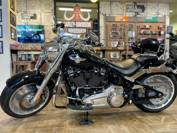 2021 Harley-Davidson Fat Boy, чёрный, 2200000 рублей