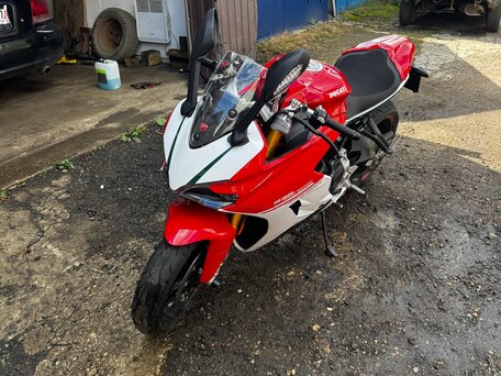 2019 Ducati Supersport, красный, 1050000 рублей, вид 4