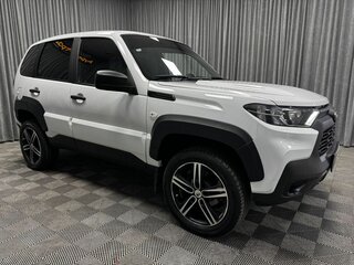 2024 Lada (ВАЗ) Niva Travel I, белый, 1085000 рублей, вид 2